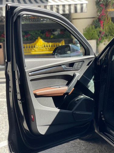 Audi Q5 2.0 L Security