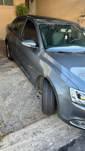 Volkswagen Jetta 2.0 Comfortline Flex 4p Automática
