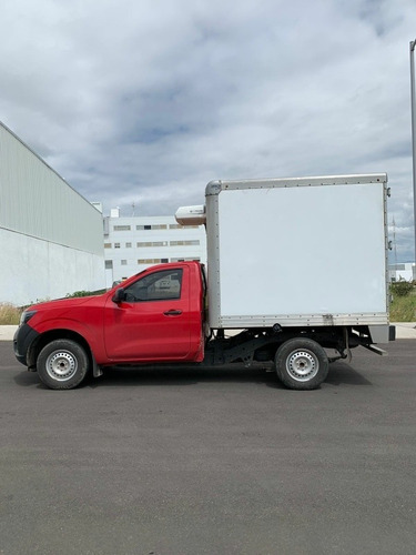 Imagen 6 de 7 de Nissan Np300 2019 2.5 Chasis Cabina Dh Pack Seg Mt