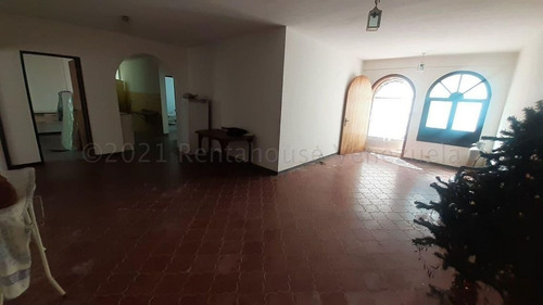 Imagen 2 de 14 de Leida Falcon Rentahouse Vende Apartamento En Lomas Del Este Valencia 21-15041 Lf