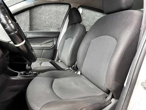 Peugeot 207 1.4 ACTIVE 8V FLEX 4P MANUAL
