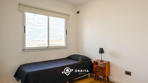 Casa En Venta En San Sebastián, Area 5, A La Laguna