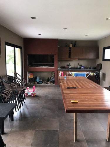 Imagen 26 de 30 de Venta Casa 2463 Mts2 De Parque Con Piscina Pilar