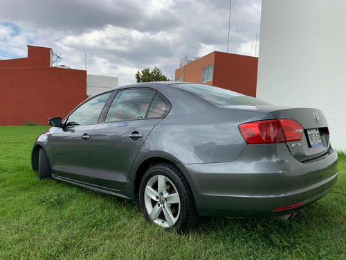 Imagen 7 de 13 de Volkswagen Jetta 2013 2.5 Style 5vel Mt