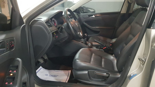 Volkswagen Vento 2.5 Luxury Manual 2013 Mr