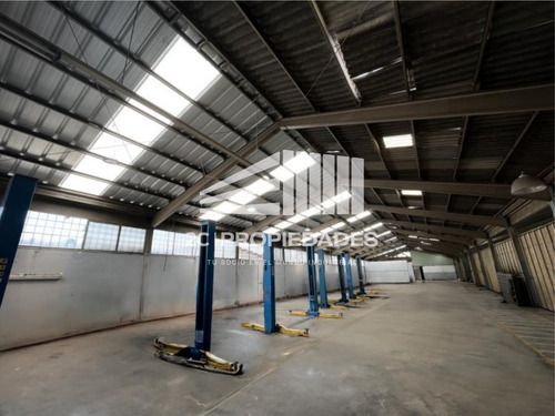 Bodega Industrial Con Oficinas Y Subterráneos, Macul