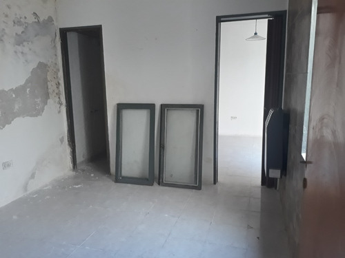 Imagen 2 de 7 de Venta Ph A Refaccionar / Dos Dormitorios / 124 Entre 64 Y 65