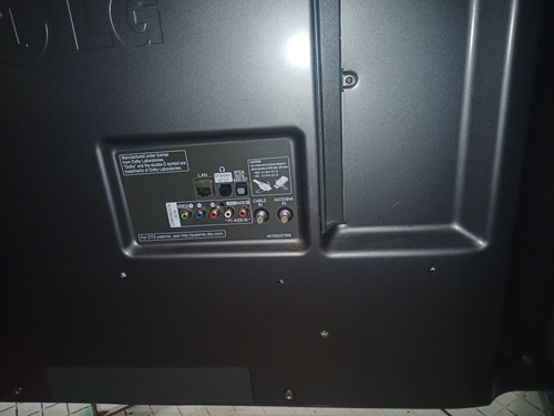 Imagem 3 de 5 de Tv LG Tela Quebrada Modelo 47lb6500 3d