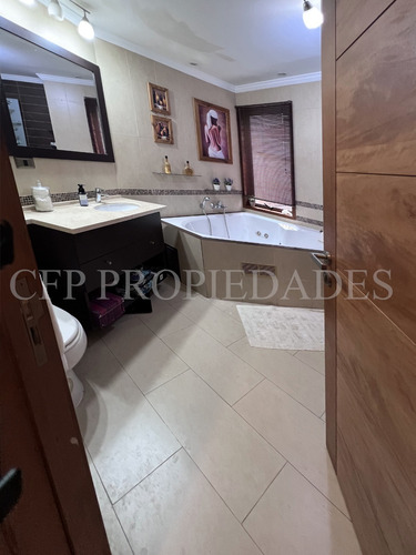 Amplia Casa Ideal Para Familia En Condominio. El Arrayan
