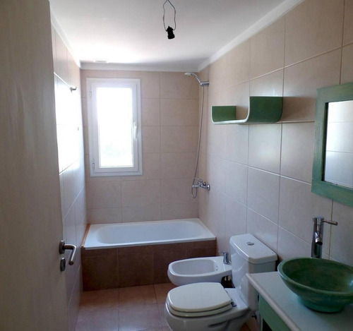 Imagen 4 de 11 de Venta Con Renta. Monoambiente Muy Luminoso Gran Balcon Tza.