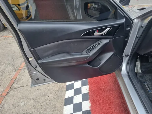 Mazda 3 TOURING 2.0 MT