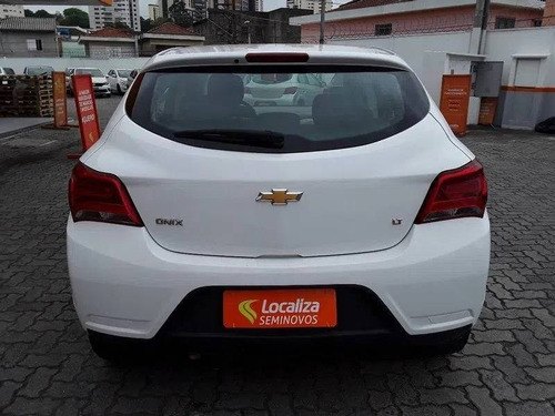 Imagem 8 de 9 de Chevrolet Onix 1.0 Mpfi Lt 8v Flex 4p Manual