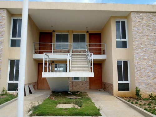  Century21 Vende  Hermoso Townhouse En Obra Blanca