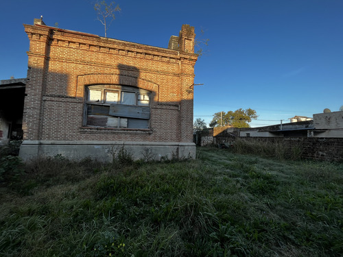 Vendo Histórico Edificio En Basavilbaso, Entre Ríos.