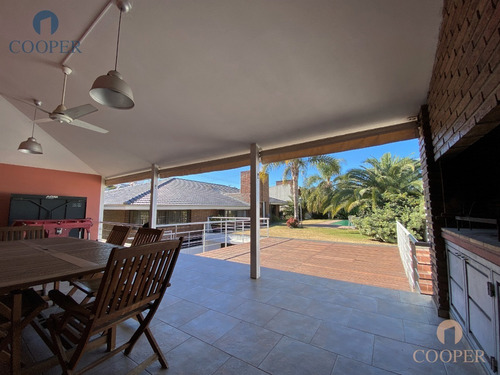 Imagen 13 de 27 de Casa De Categoría En Venta, Villa Cabrera, 4 Dormitorios