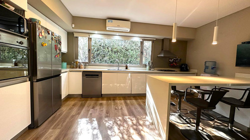 Venta/ Permuta Casa 4 Dormis Y Comodín En Funes Hills San Marino
