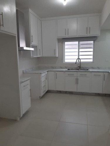 Imagen 8 de 20 de Casa En Renta Ciudad Juárez Chihuahua Fraccionamiento Barcena Residencial.