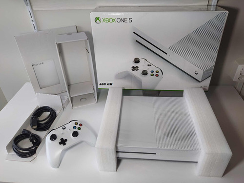 Microsoft Xbox One S 1TB Standard color blanco