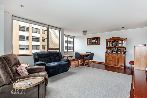 Amplio Departamento En Venta De 3 Dorm. En Las Condes