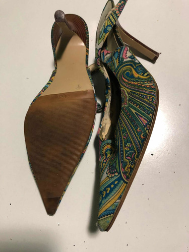 Zapatos Stillettos Sin Talón Con Tira. Estampado Tela. Nine