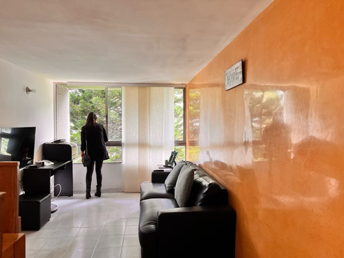 Lindo Apartamento Con Excelente Ubicación En Medellín Sector Poblado
