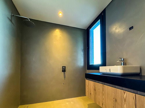 Casa En Venta Primera Linea Al Mar Punta Del Este (ref: Bpv-10119)