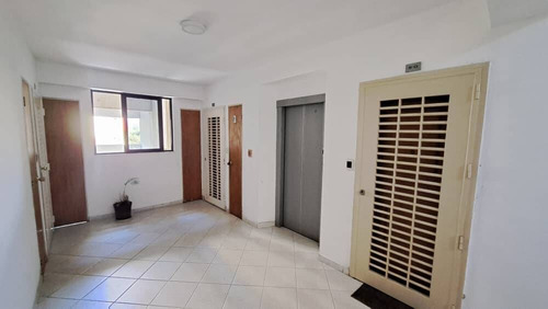 En Venta Apartamento Semiamoblado En Residencia Ankara Valles De Camoruco Cod 270540