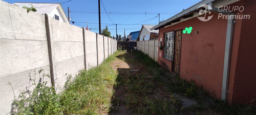 Casa En Venta De 2 D, 1 B, Amplio Patio, En Villa Alegre