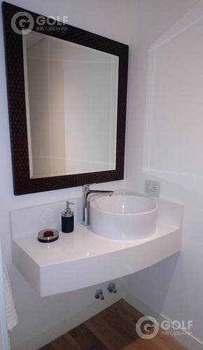 Vendo Apartamento De 1 Dormitorio Con Muebles Y Garaje, Renta Del 7% Aprox, Forum, Puerto Del Buceo