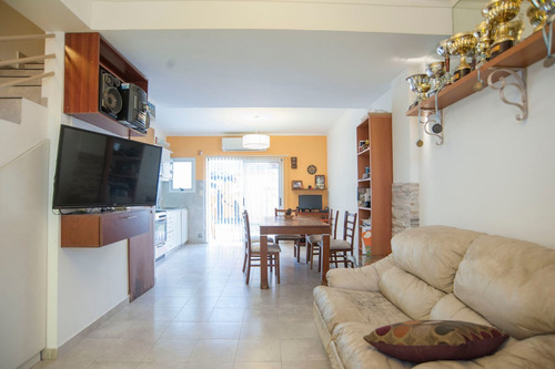 Venta Duplex 2 Dormitorios Los Hornos La Plata
