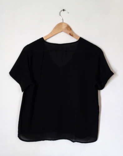 Remera De Gasa Negra Escote V