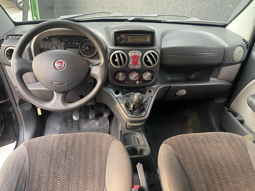 Fiat Doblo 1.8 16v Essence Flex 5p