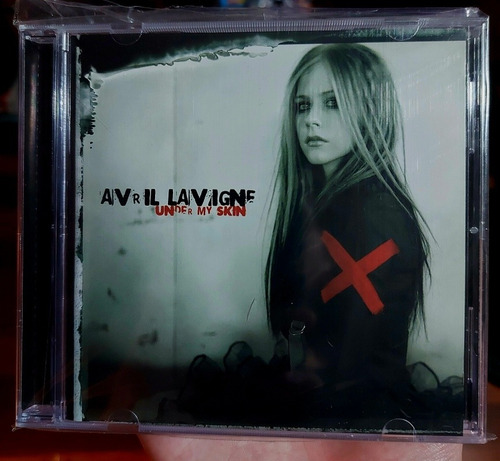 Avril Lavigne Under My Skin Club Edition, Usa