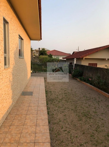 Casa A Venda No Bairro Ingleses Do Rio Vermelho Em - 4140-1