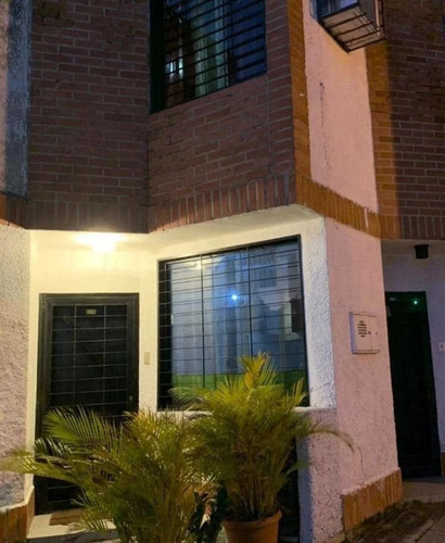 Imagen 1 de 7 de Townhouse En Naguanagua Maria Valdez 04244076082