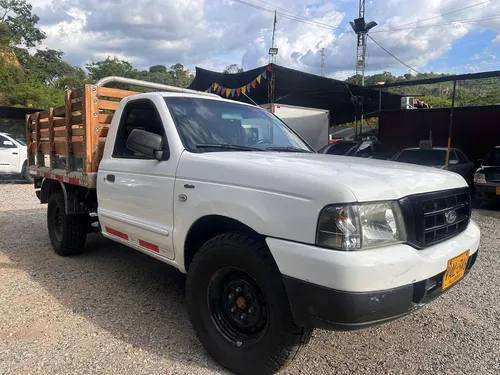 Ford F22 2.2 Estacas, Capacidad De Carga 1t
