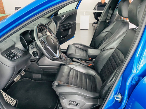 Imagen 11 de 15 de Alfa Romeo Giuletta 2019 Azul