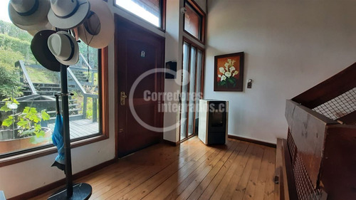 Casa En Venta De 7 Dorm. En Santo Domingo