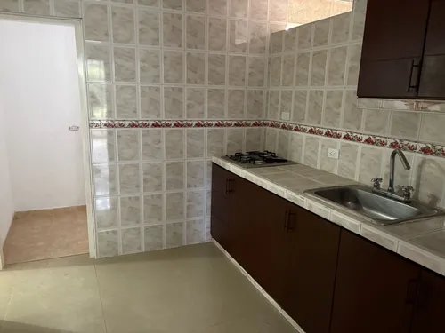 Edificio En Venta En El Ingenio Iii. Cod V8562