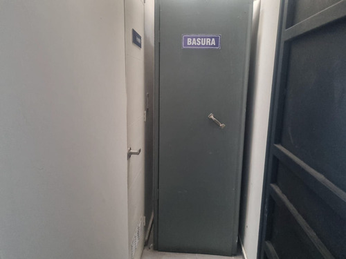 Se Arrienda Local Comercial De 84 M2 De Planta Libre A 2.400