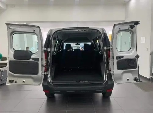 Imagen 16 de 25 de Renault Kangoo Confort 5 Asientos 1,6 Tasa 42,9 % Anual (jp)
