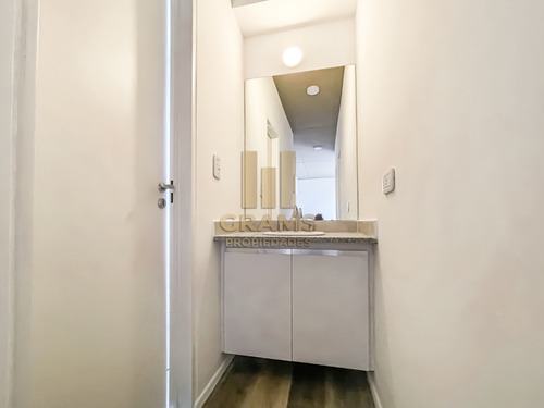 Venta De Departamento Dos Dormitorios, La Plata
