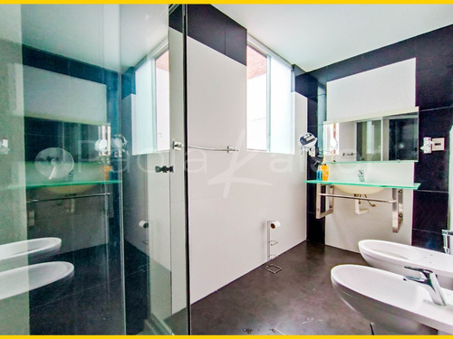 Imagen 13 de 25 de Casa En Venta, 8 Dormitorios Con Piscina, Zona Roca Y Coronado