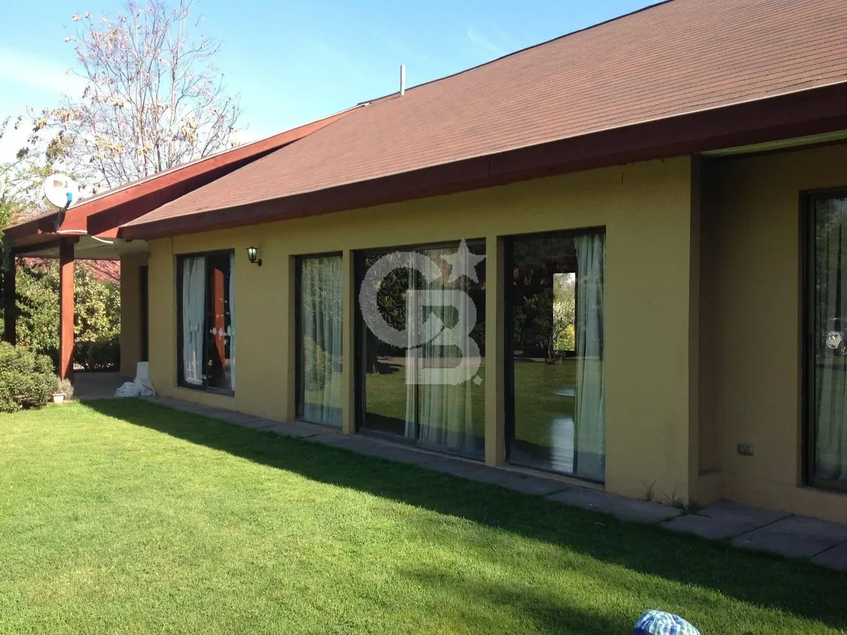 Imagen 1 de 12 de Arriendo Casa En Colina: Tranquilidad Y Comodidad