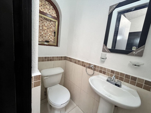 Casa En Venta, Naucalpan, Ciudad. Satélite A 15 Minutos Del Toreo.
