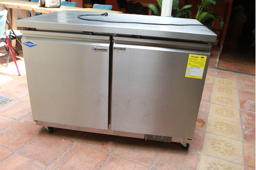 Meson Refriguerador 1 Mes De Uso, Acero Inox. Garantía Vig. 