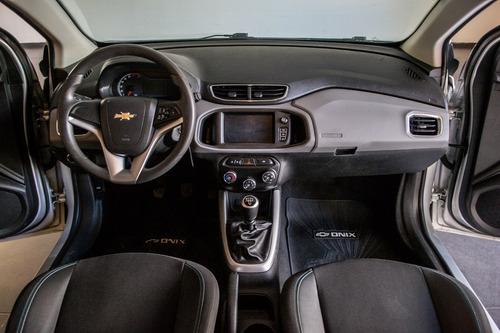 Imagen 11 de 23 de Chevrolet Onix 2019 1.4 Lt Nafta Con Gnc 98cv Ad875 Nv