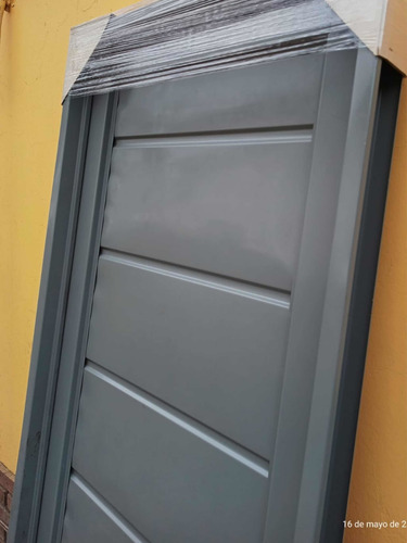 Imagen 3 de 4 de Puerta Chapa Simple Bastonada