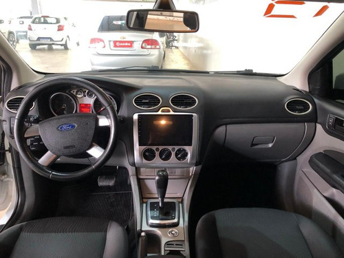 Ford Focus Focus 2.0 GLX 16V FLEX 4P AUTOMÁTICO