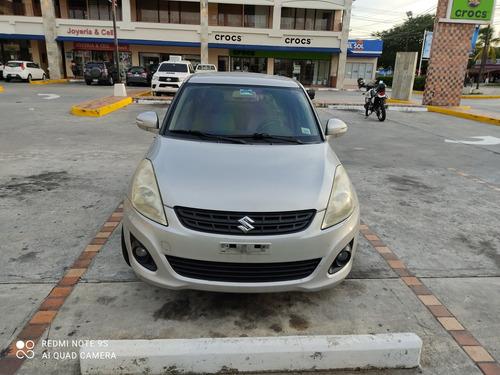 Imagen 11 de 15 de Suzuki Swift Dzire Sedán 4 Puertas